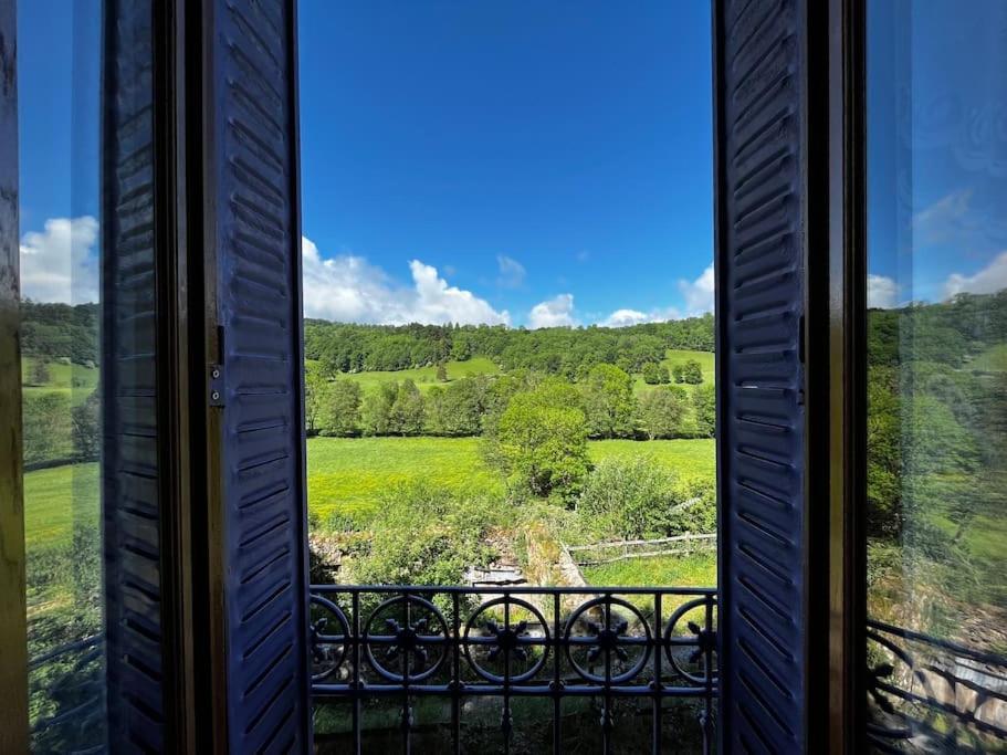 Gite A La Ferme Au Coeur De L'Auvergne Saint-Hippolyte  Екстериор снимка